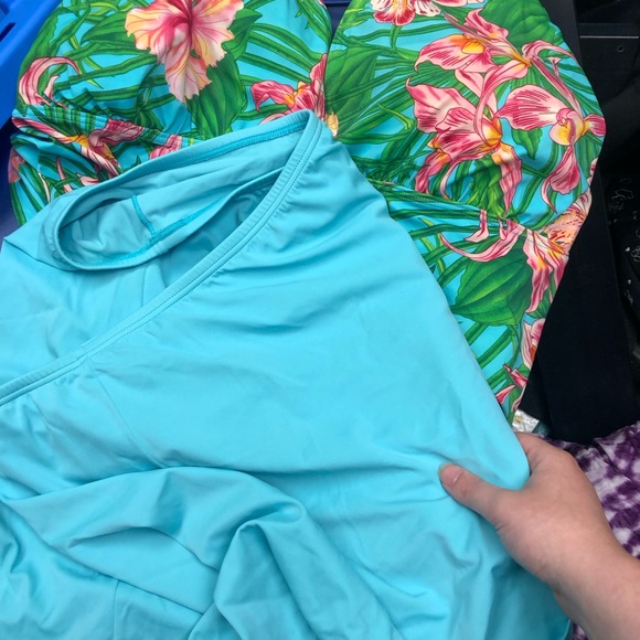 Swim skirt and top - Picture 3 of 6